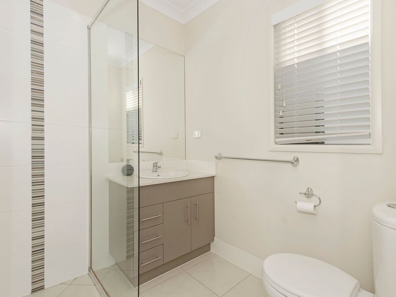 18 Plantation Crescent, Riverstone Crossing, Maudsland QLD 4210