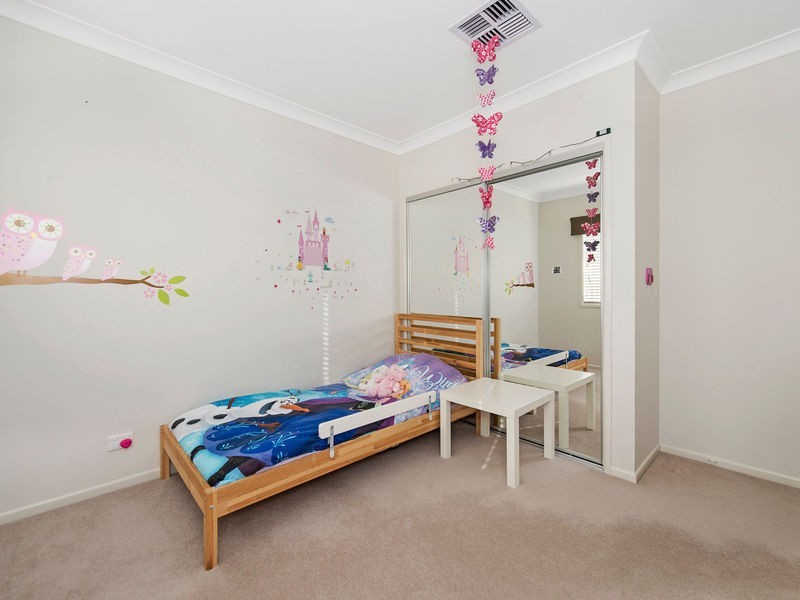 18 Plantation Crescent, Riverstone Crossing, Maudsland QLD 4210