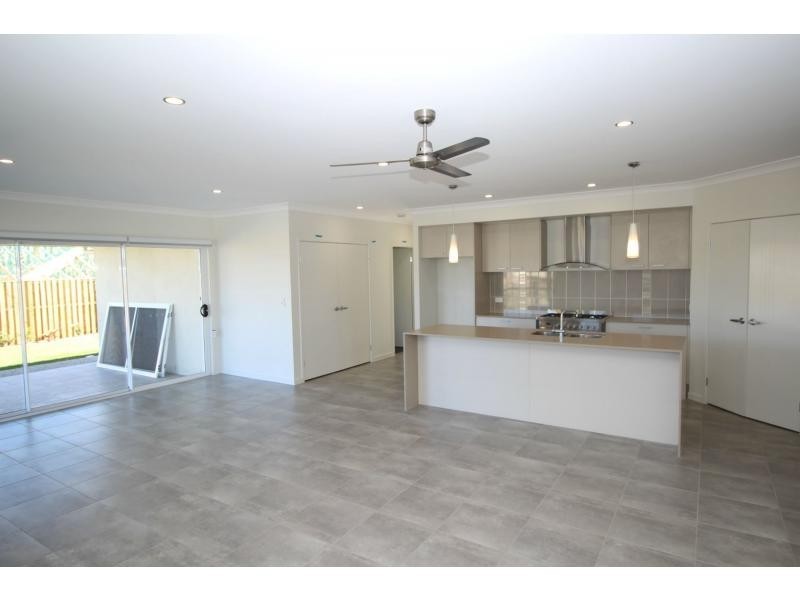 2 Grevillia Crescent, Riverstone Crossing, Maudsland QLD 4210