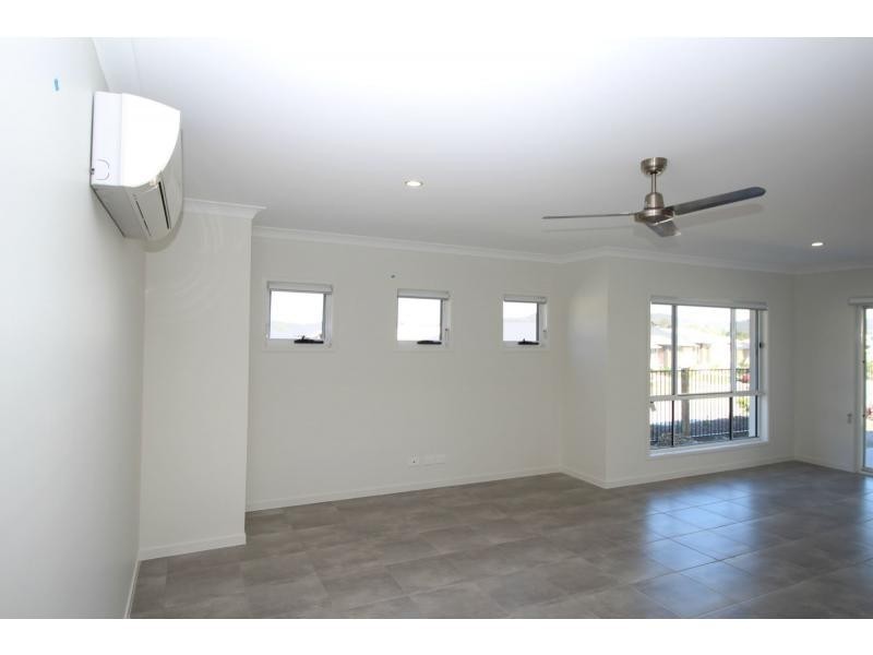 2 Grevillia Crescent, Riverstone Crossing, Maudsland QLD 4210