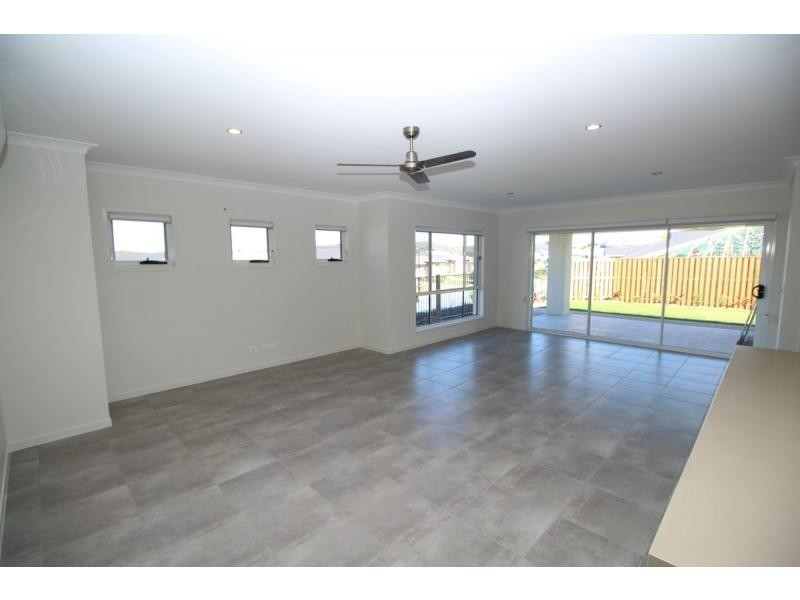 2 Grevillia Crescent, Riverstone Crossing, Maudsland QLD 4210