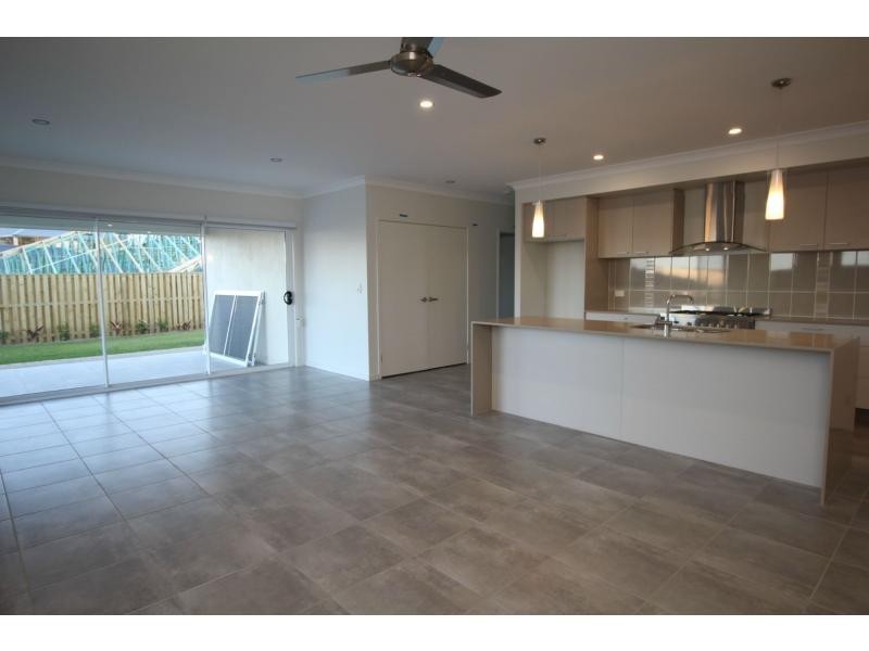 2 Grevillia Crescent, Riverstone Crossing, Maudsland QLD 4210