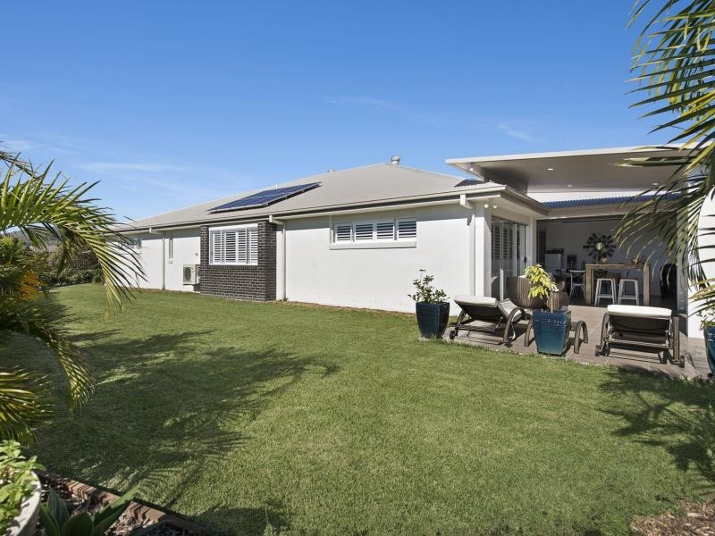4 Mountain View Parade, Riverstone Crossing, Maudsland QLD 4210
