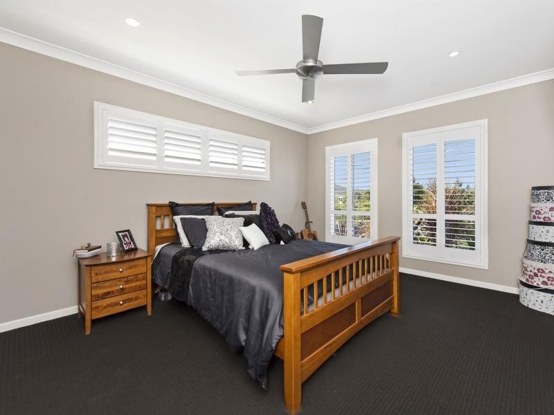 4 Mountain View Parade, Riverstone Crossing, Maudsland QLD 4210