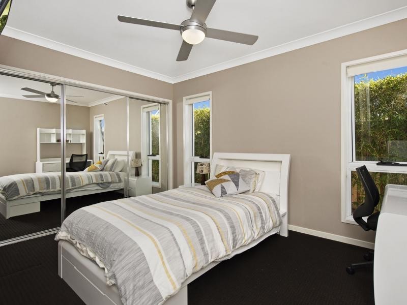 4 Mountain View Parade, Riverstone Crossing, Maudsland QLD 4210