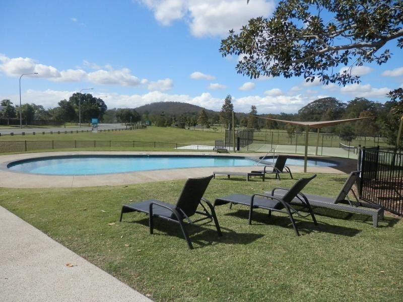 4 Mountain View Parade, Riverstone Crossing, Maudsland QLD 4210