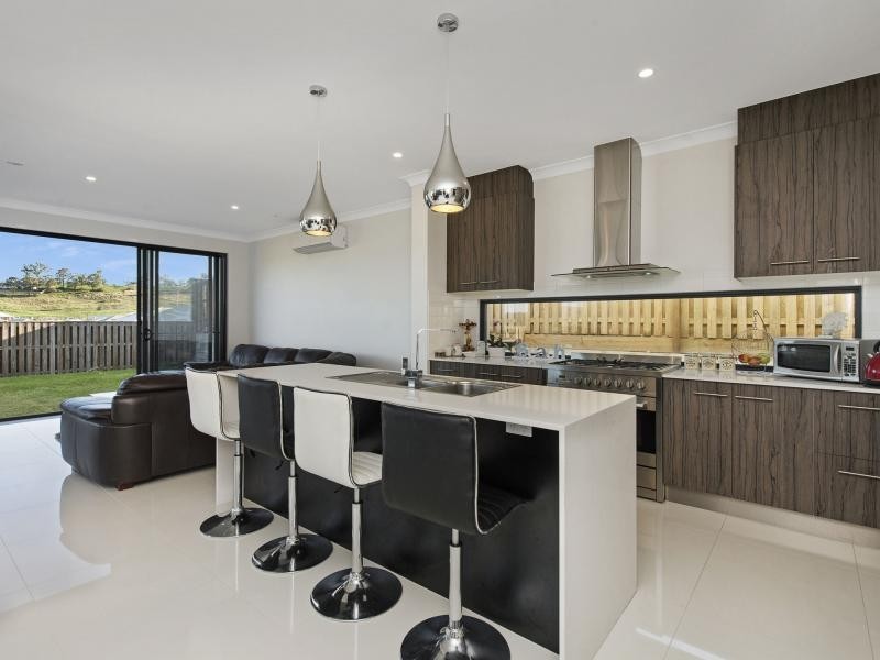 20 Mountain View Parade, Riverstone Crossing, Maudsland QLD 4210