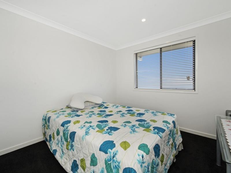 20 Mountain View Parade, Riverstone Crossing, Maudsland QLD 4210