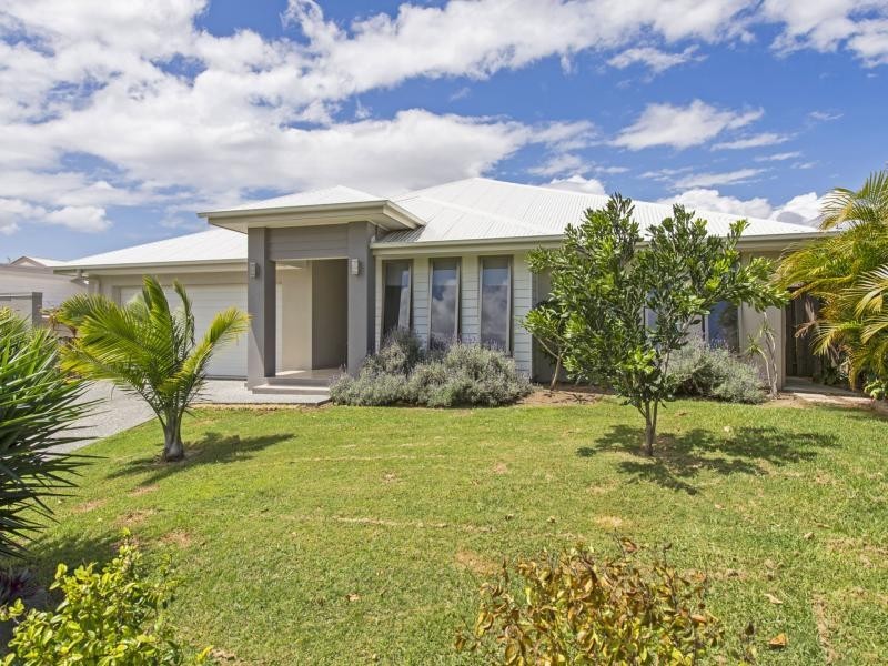 14 Valley Brook Rise, Riverstone Crossing, Maudsland QLD 4210