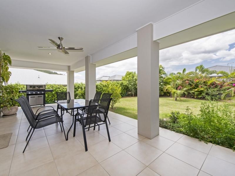 14 Valley Brook Rise, Riverstone Crossing, Maudsland QLD 4210