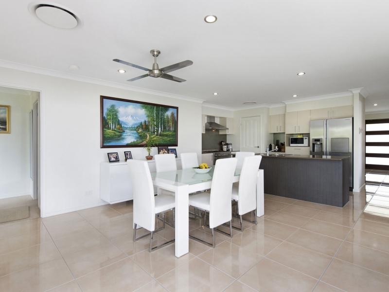 14 Valley Brook Rise, Riverstone Crossing, Maudsland QLD 4210