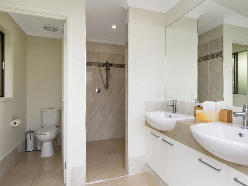 14 Valley Brook Rise, Riverstone Crossing, Maudsland QLD 4210