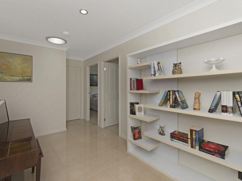 14 Valley Brook Rise, Riverstone Crossing, Maudsland QLD 4210
