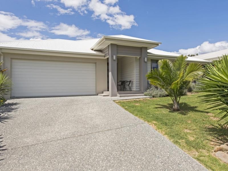 14 Valley Brook Rise, Riverstone Crossing, Maudsland QLD 4210