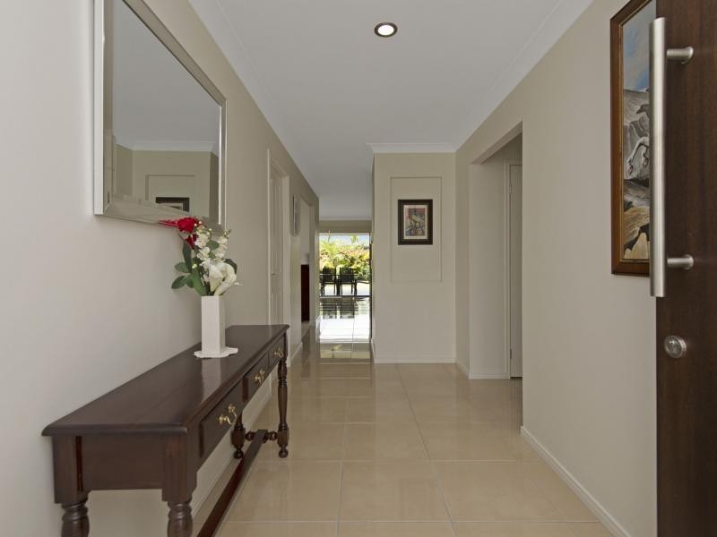 14 Valley Brook Rise, Riverstone Crossing, Maudsland QLD 4210