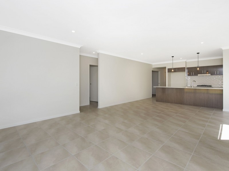 58 Hillstone Crescent, Maudsland QLD 4210