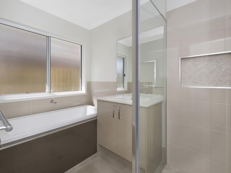 58 Hillstone Crescent, Maudsland QLD 4210