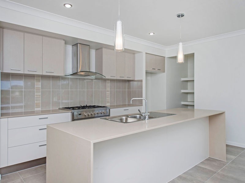 6 Grevillia Crescent, Riverstone Crossing, Maudsland QLD 4210