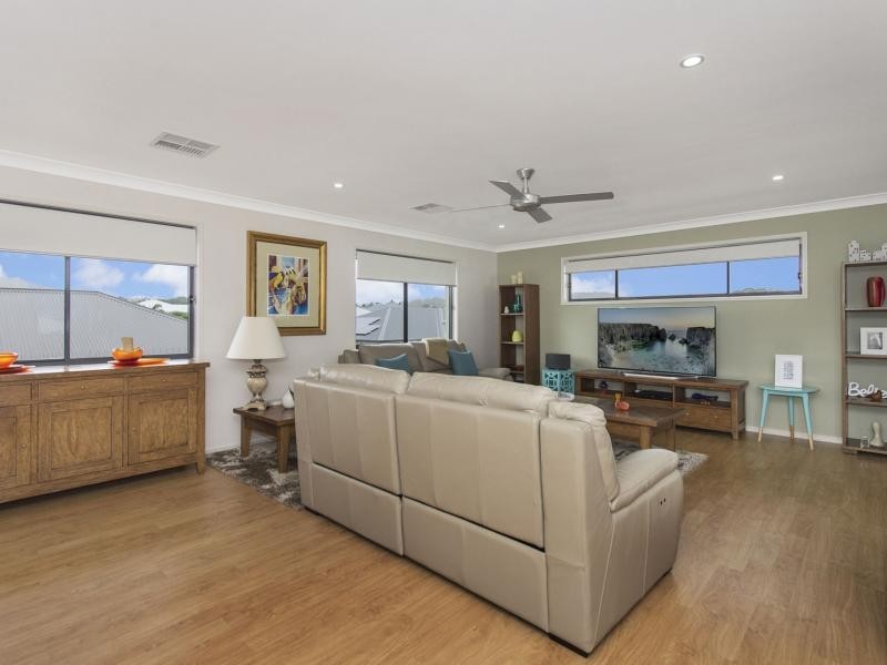 50 Rivermill Terrace, Riverstone Crossing, Maudsland QLD 4210