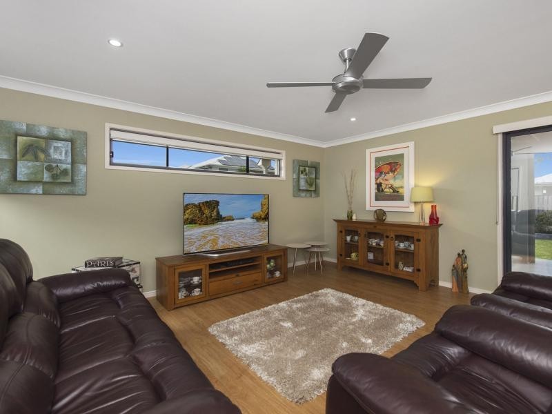 50 Rivermill Terrace, Riverstone Crossing, Maudsland QLD 4210