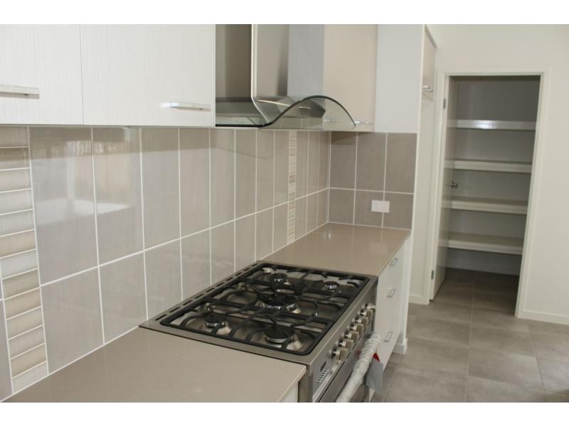 6 Grevillia Crescent, Riverstone Crossing, Maudsland QLD 4210