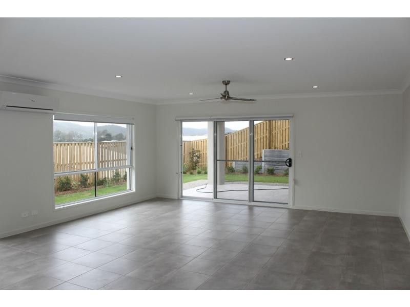 6 Grevillia Crescent, Riverstone Crossing, Maudsland QLD 4210