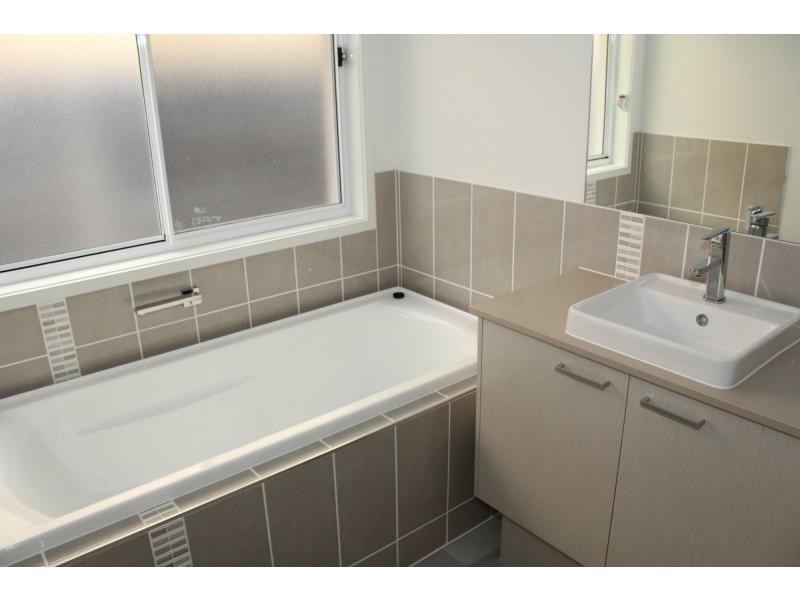 6 Grevillia Crescent, Riverstone Crossing, Maudsland QLD 4210