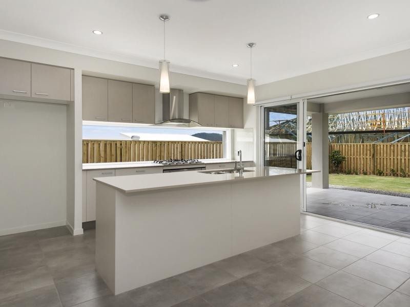 8 Grevillia Crescent, Riverstone Crossing, Maudsland QLD 4210