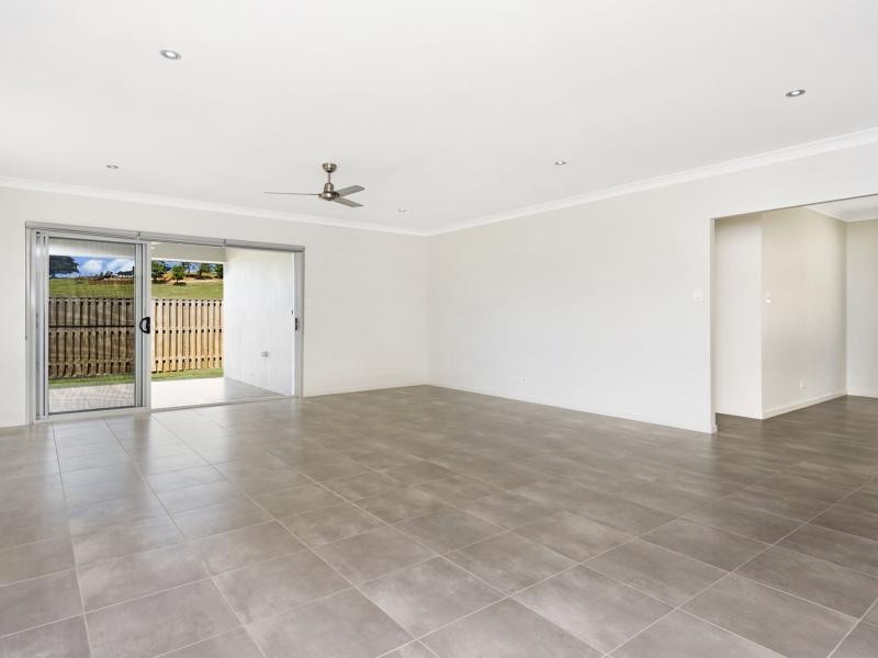 30 Hillstone Crescent, Maudsland QLD 4210