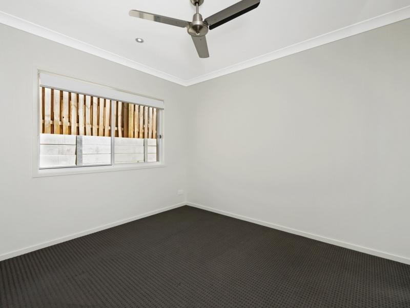 30 Hillstone Crescent, Maudsland QLD 4210