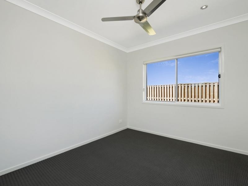 30 Hillstone Crescent, Maudsland QLD 4210