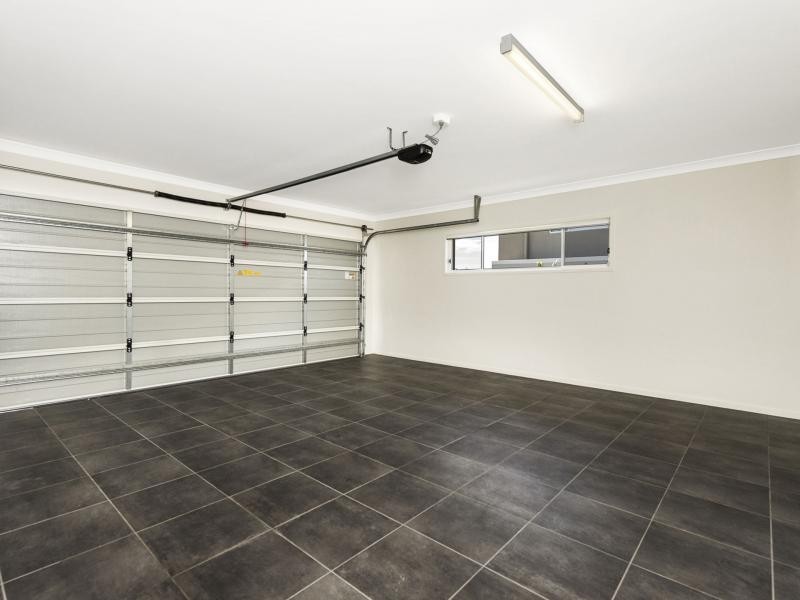 30 Hillstone Crescent, Maudsland QLD 4210