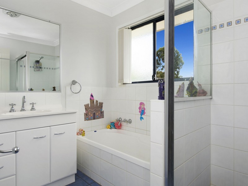 2/26 Witheren Circuit, Pacific Pines QLD 4211