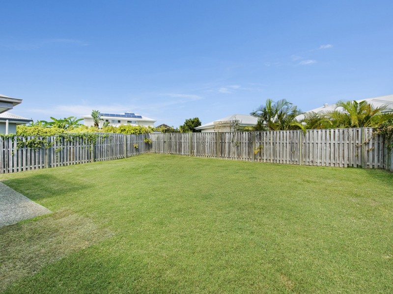 8 Plantation Crescent, Maudsland QLD 4210