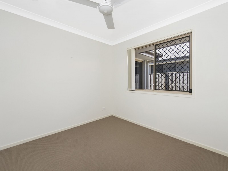 8 Plantation Crescent, Maudsland QLD 4210