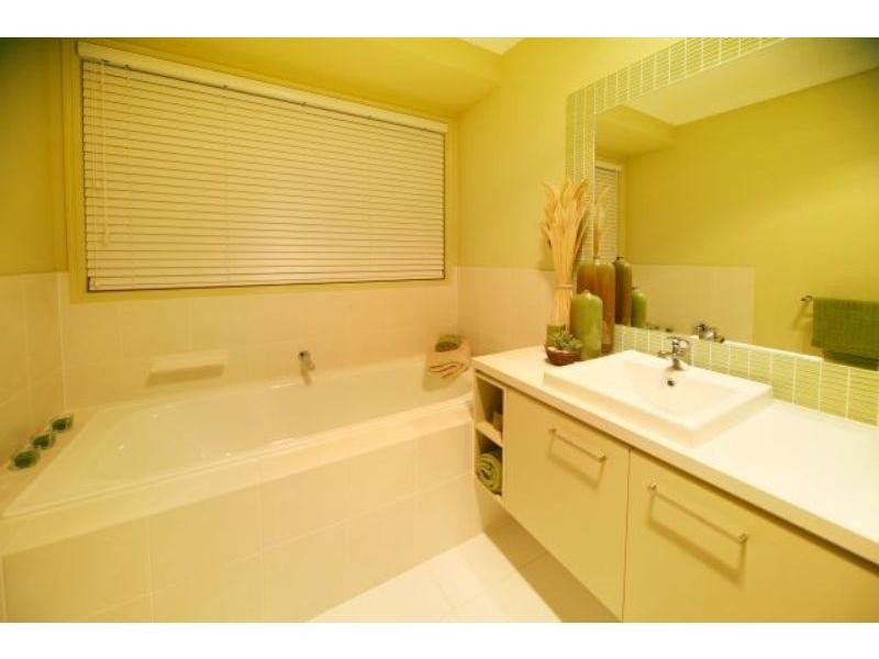 Hope Island QLD 4212