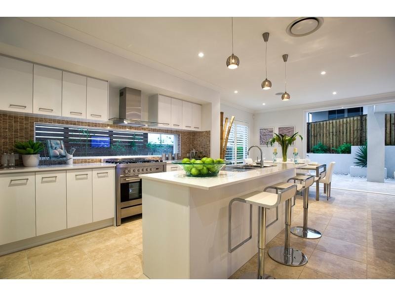 7 Waratah Crescent, Springfield Lakes QLD 4300