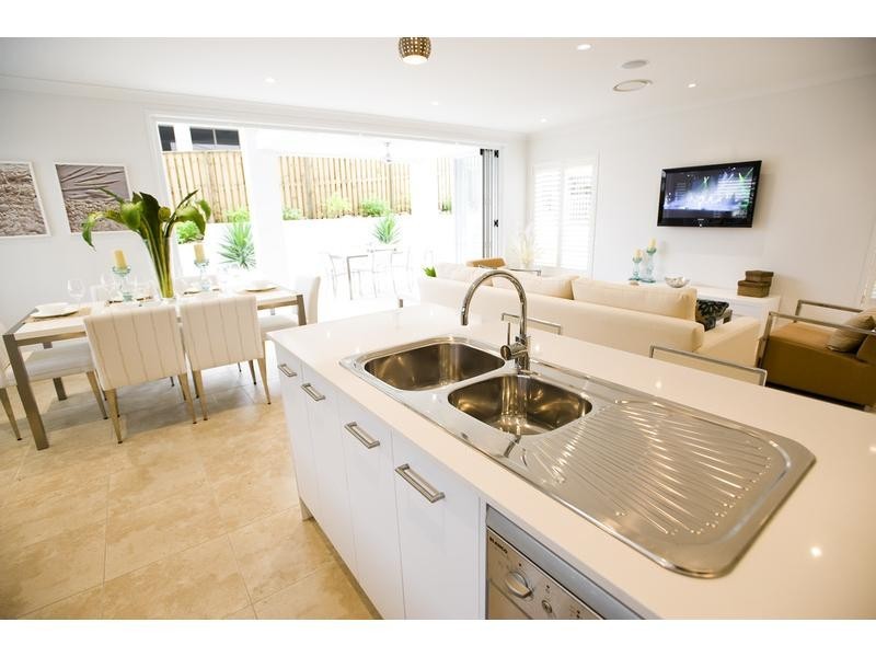 7 Waratah Crescent, Springfield Lakes QLD 4300