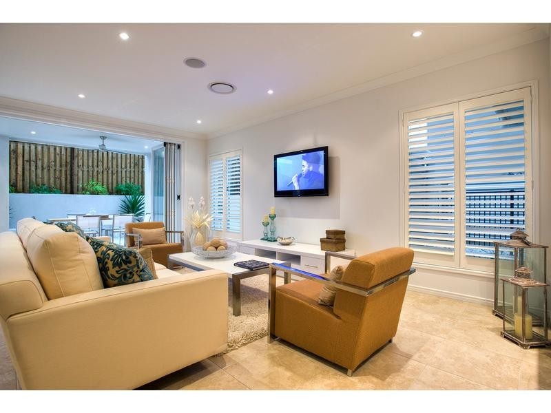 7 Waratah Crescent, Springfield Lakes QLD 4300