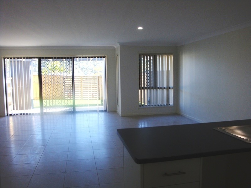 Pacific Pines QLD 4211
