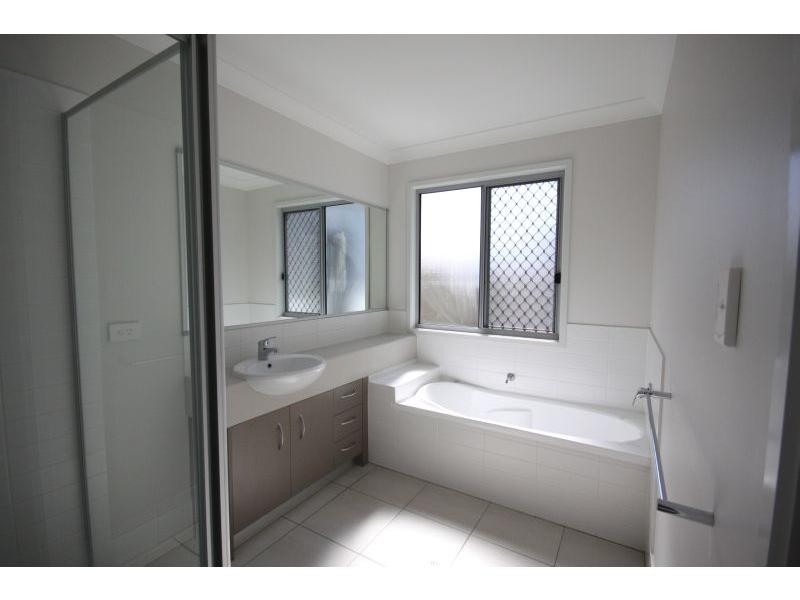 Hillcrest QLD 4118