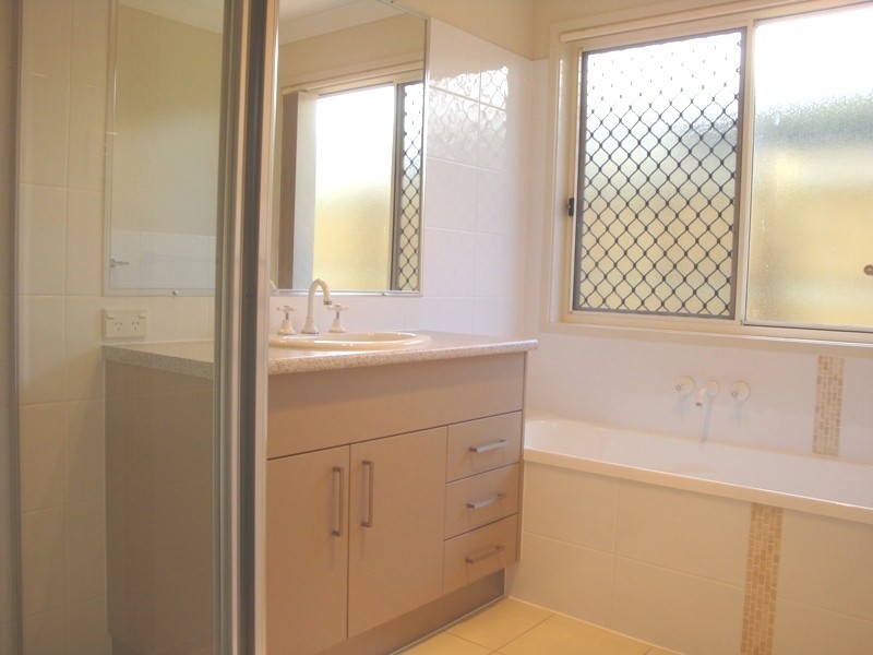 Doolandella QLD 4077