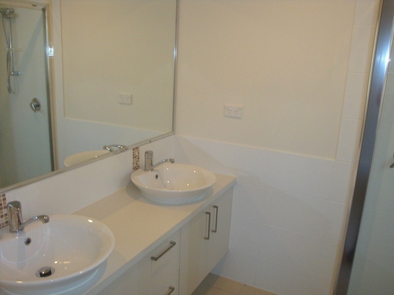 Hillcrest QLD 4118
