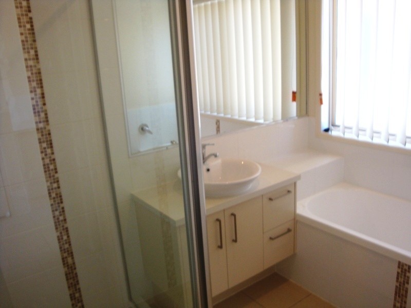 Hillcrest QLD 4118