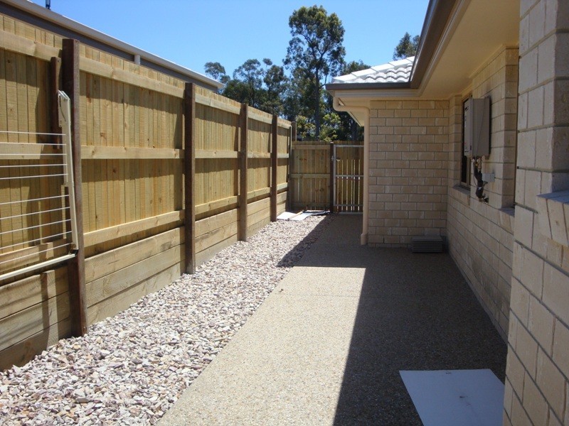 4 Dily Street, Hillcrest QLD 4118