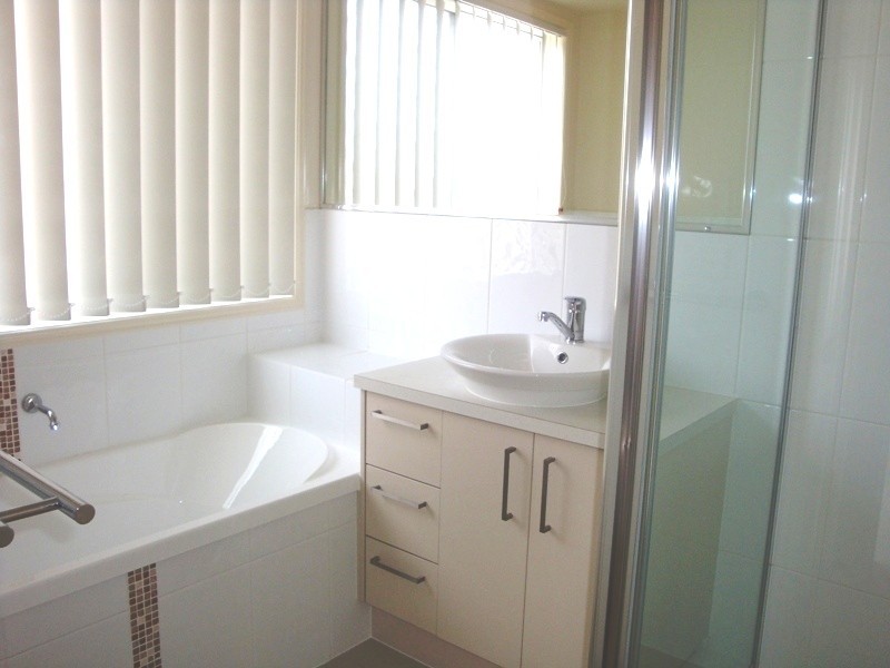 Durack QLD 4077
