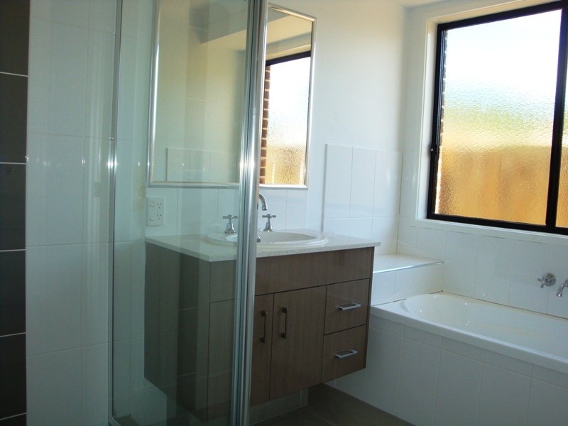Durack QLD 4077