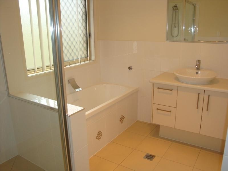 Hillcrest QLD 4118
