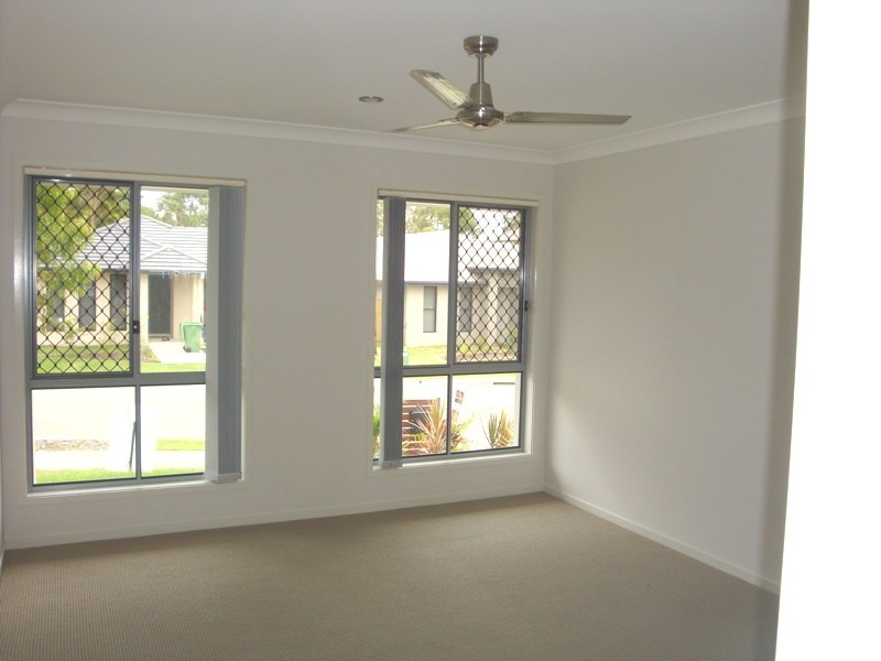 5 Tooloom Court, Waterford QLD 4133