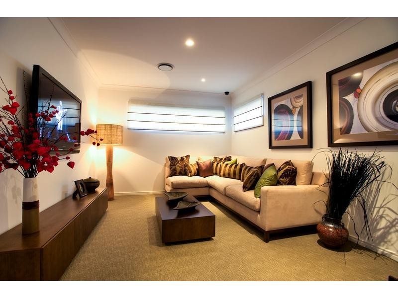 33 Forrestal Circuit, North Lakes QLD 4509